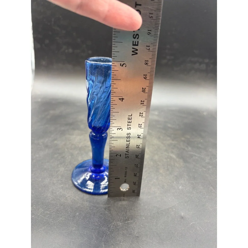 Vintage Cobalt Blue Hand Blown Glass Swirl Optic Bud Vase Pedestal Base 5.25